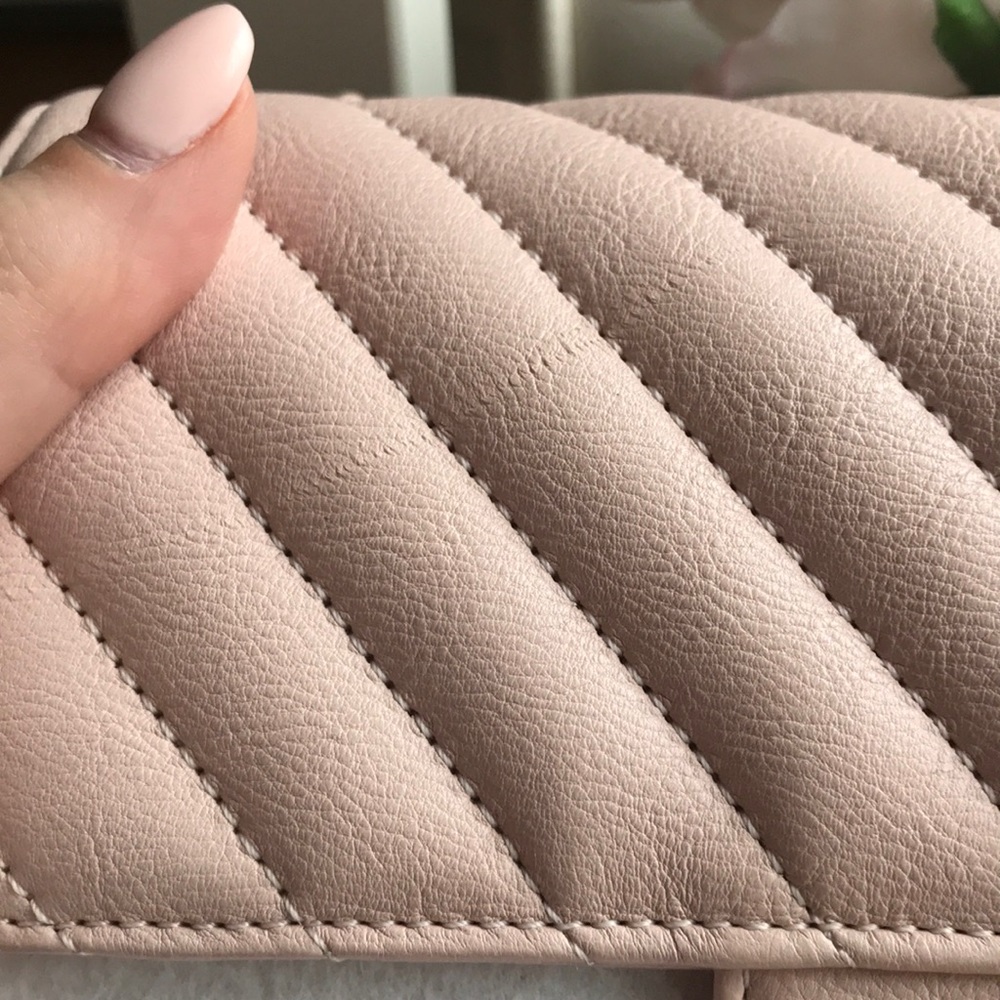 Chanel Chevron Flapbag - Picture 6 of 7